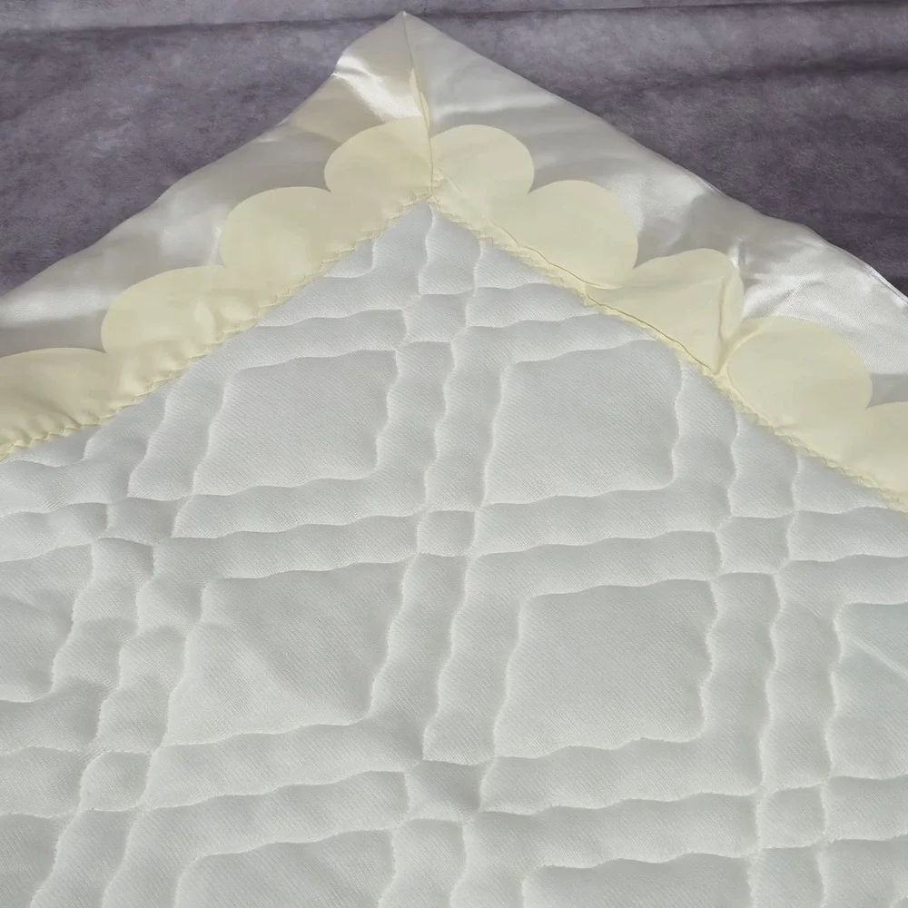 Vintage Baby Blanket Quilted Satin Trim  Yellow New Missing Tag Has Some Spots